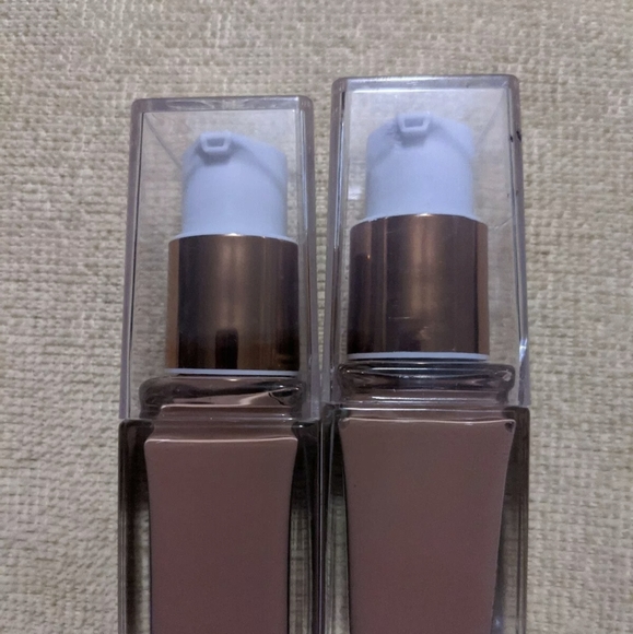 2 Covergirl Vitalist  755 soft honey ⭐out of date - Picture 4 of 5